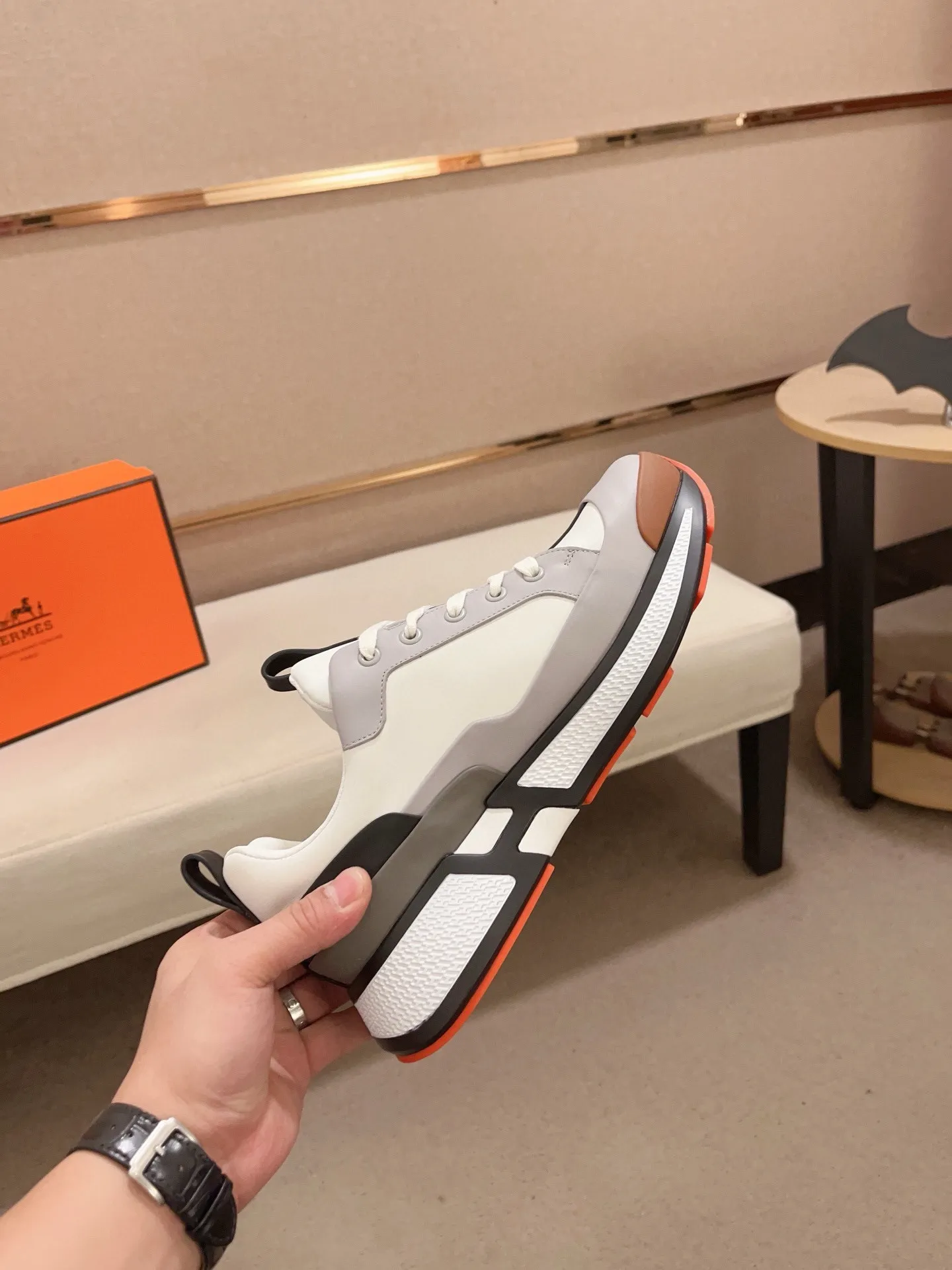 Men's clothing and shoes💰: 660💰《HERMES》【Classic Original Version】Hermès; Top 🔝 Purchasing Agency 🔍🔍Men’s latest 🇺🇸 counters are on sale simultaneously, original imported from Italy ▲▲Silk cowhide with breathable fabric ▲▲ (high-end and expensive Qi·Grade) Exquisite workmanship (Italian 🇮🇹Imported water-dyed 🐂cowhide lining) Sole: Original sole provided by the original factory, ⚠️Exclusive double-layer activity·TPR·Rubber·Combined molded outsole; Super·comfortable·wear-resistant·non-slip·environmental protection The real thing is more beautiful if you take the real thing (high quality, follow the order), you can enter and exit the counter at will * Number of yards: 38·39·40·41·42·43·44# (can be customized 45.)